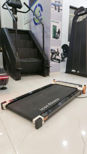 Treadmill SH102