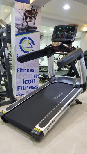 مشاية لايف فتنس life fitness شاشة تاتش